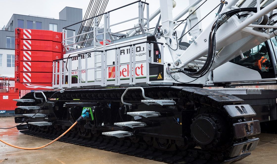 UK's first zero emission crawler cranes get to work at HS2