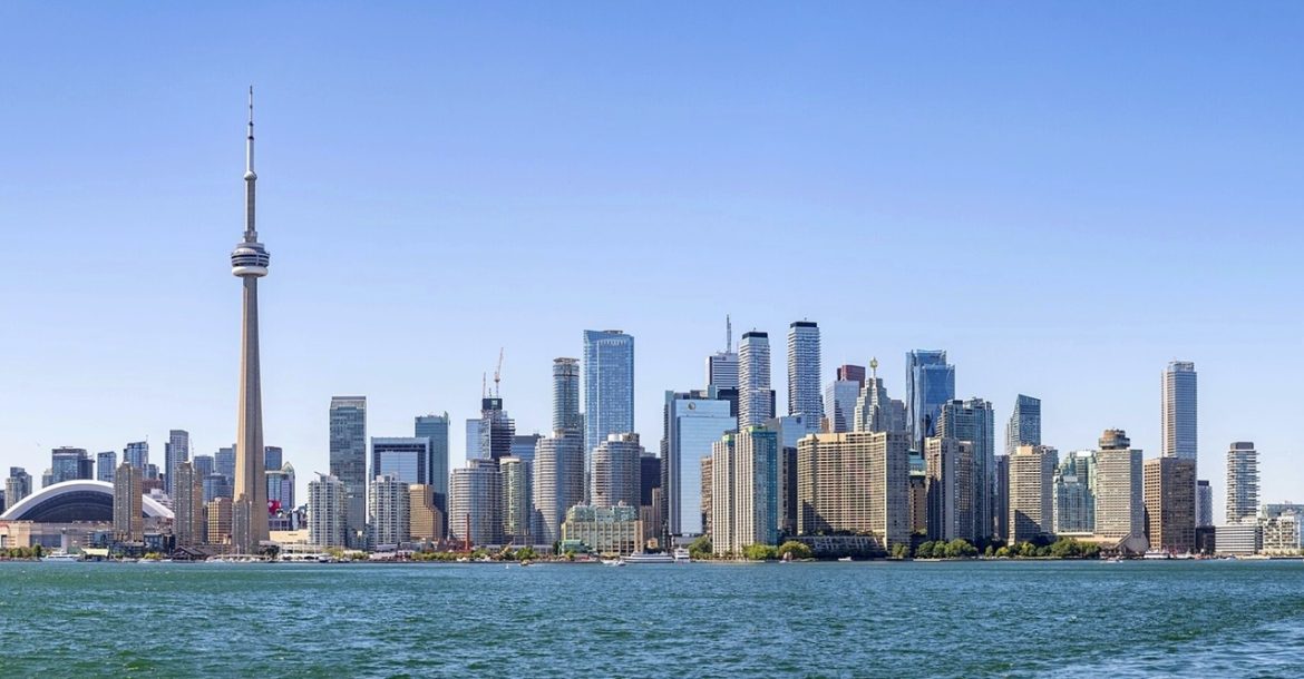 Main image: Downtown Toronto. Credit: Kiffer Creveling. Creative Commons CC by-SA 4.0